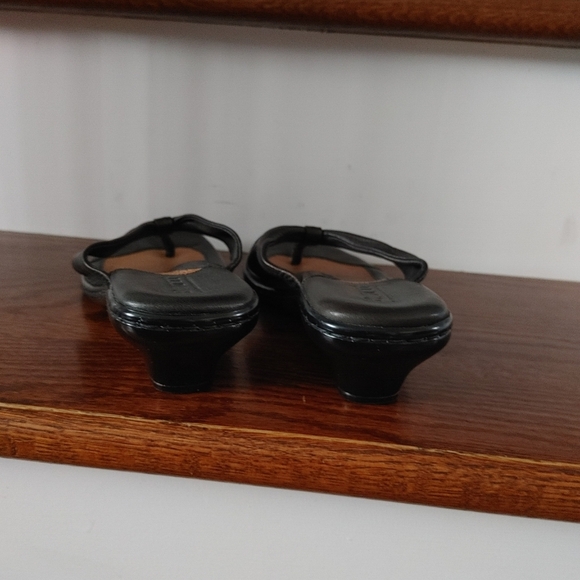 Born leather heeled thong sandals size 7 - Picture 5 of 6